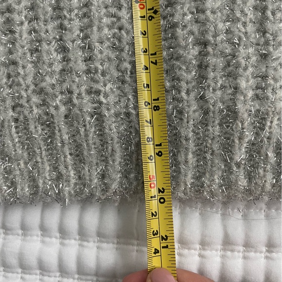 H&M thick cropped sweater size M - Picture 2 of 5